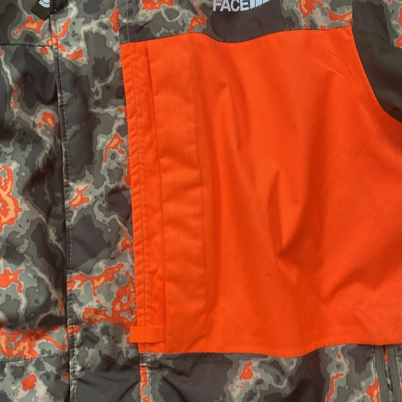 The North Face Boys' Freedom Extreme Insulated Winter Jacket Orange Camo Large - Picture 2 of 7